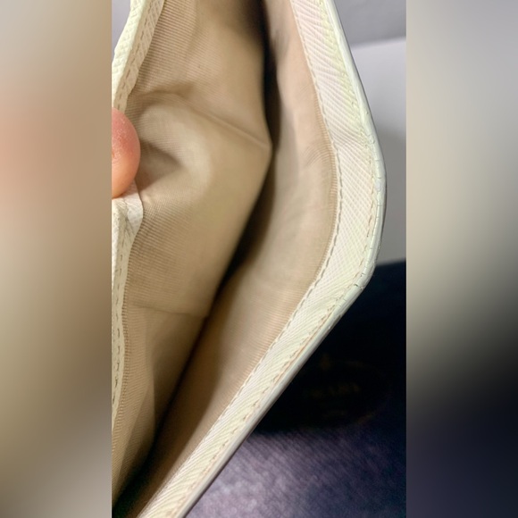 Authentic PRADA Logo Leather Lip Design Bi-Fold compact Wallet Ivory W/Box - Picture 6 of 11